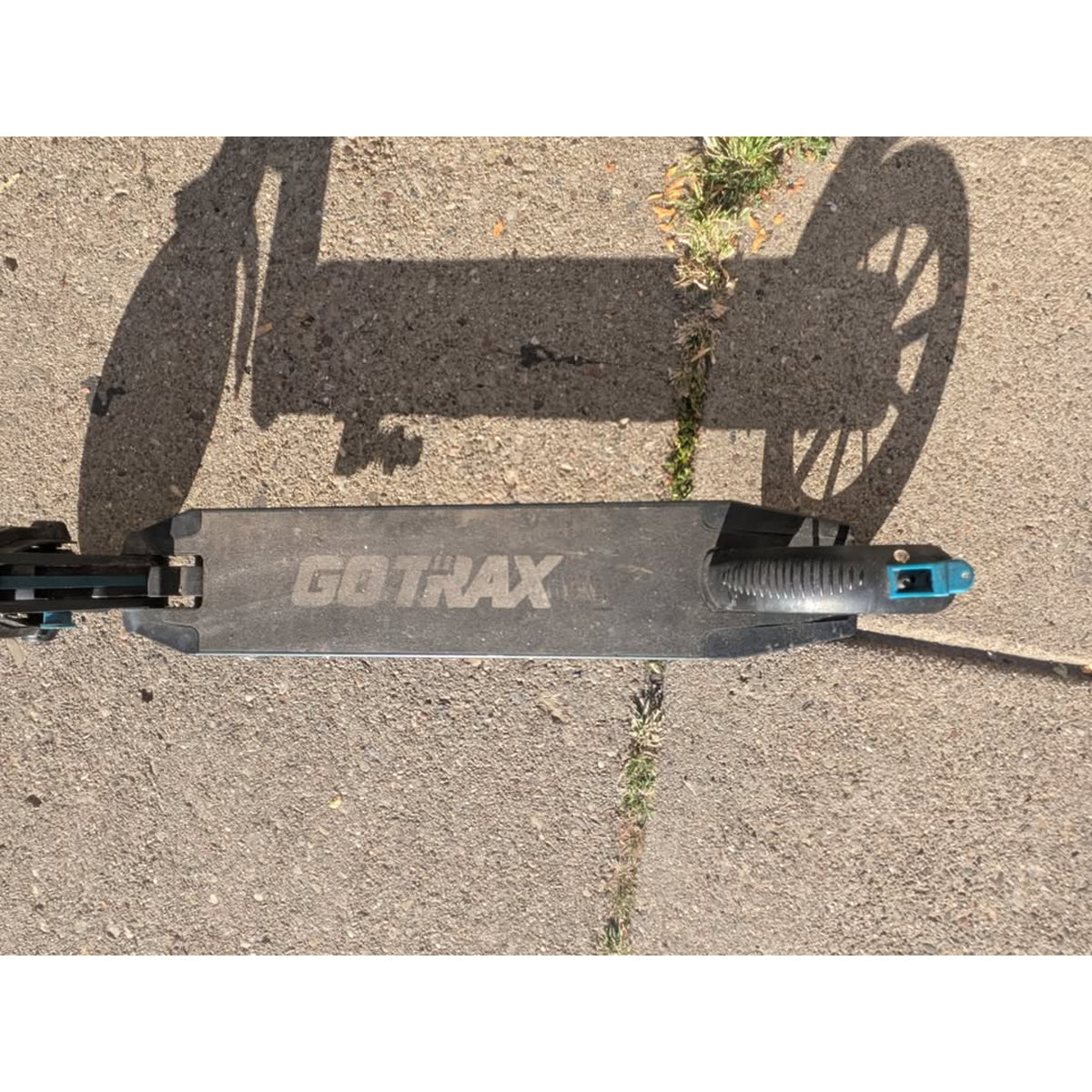 Gotrax G2 Plus Folding Electric Scooter / 6.8mi/ 12MPH / 200W / 220Ibs