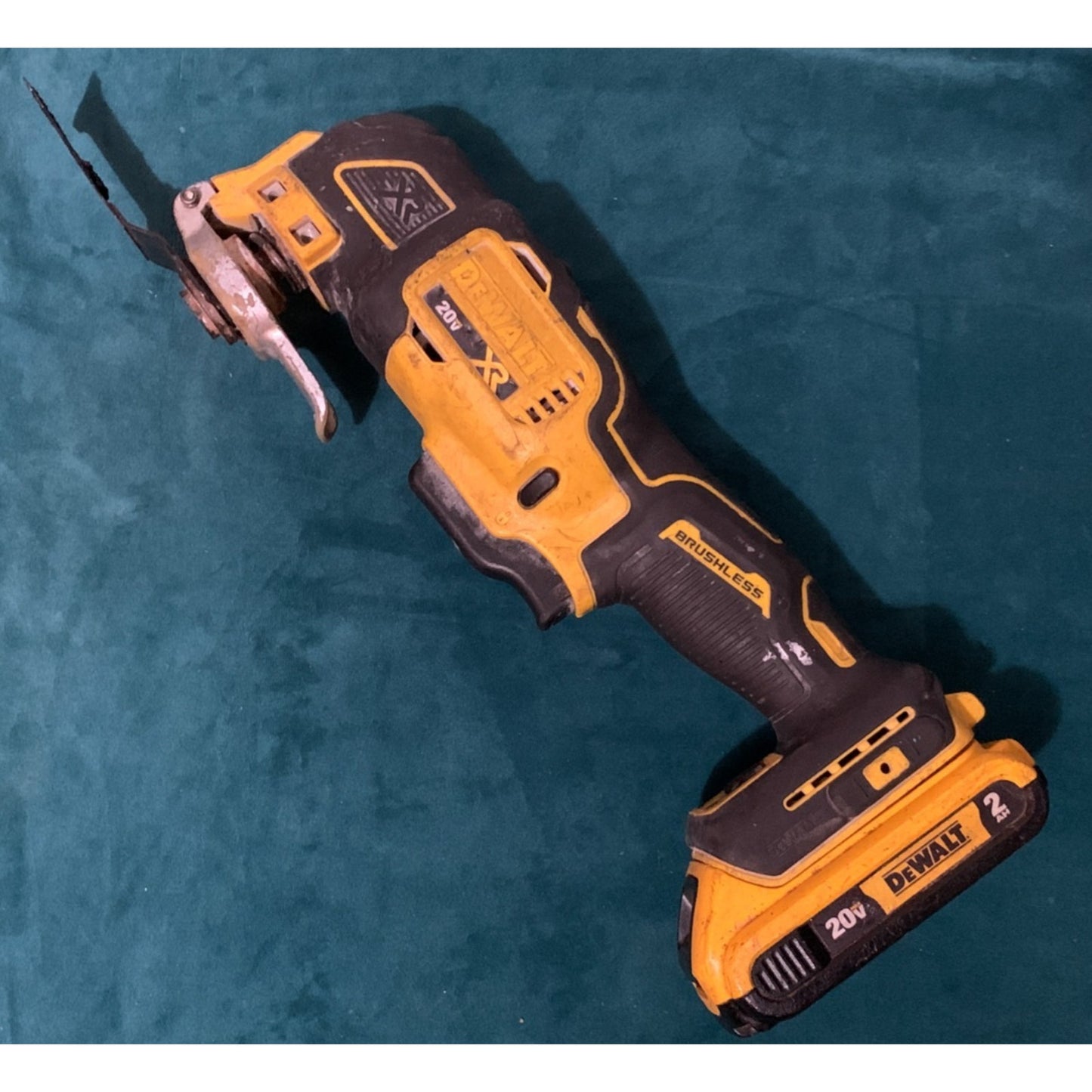 DEWALT DCS356 20V Max XR Brushless Cordless Multi-Tool Oscillating with Battery