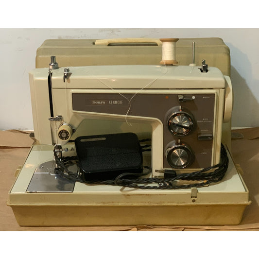 Sears Kenmore 158 ZigZag Sewing Machine 158.14301 W/ Case
