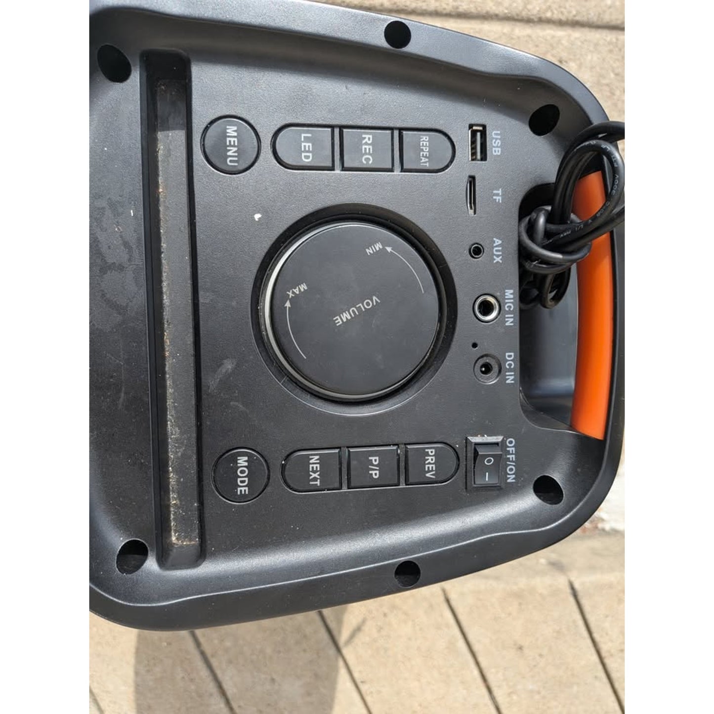 Bossbeat LED Audio Speaker/ BE-80078-TAJ