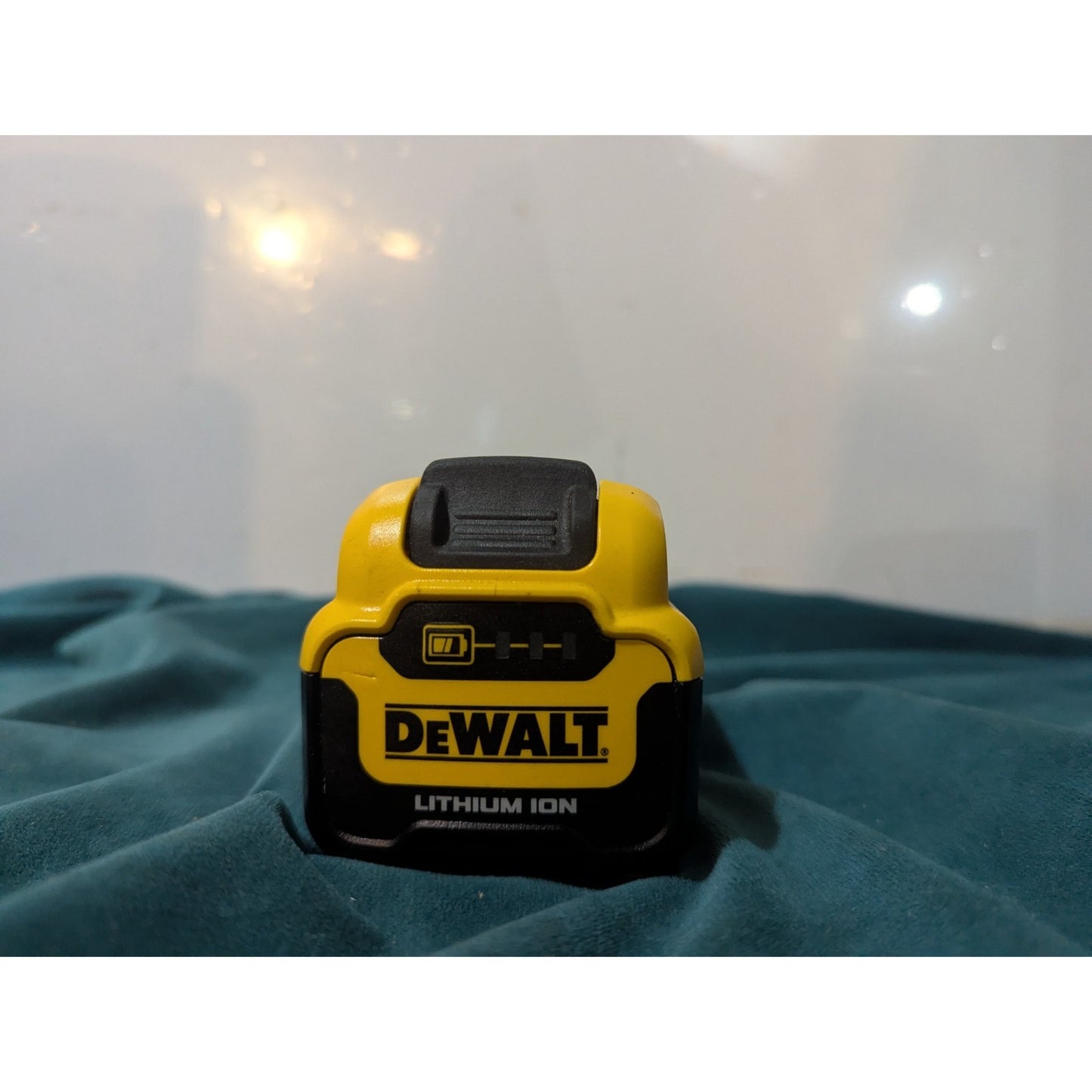 DEWALT DCB126 12V MAX* 5.0Ah Lithium Ion Battery