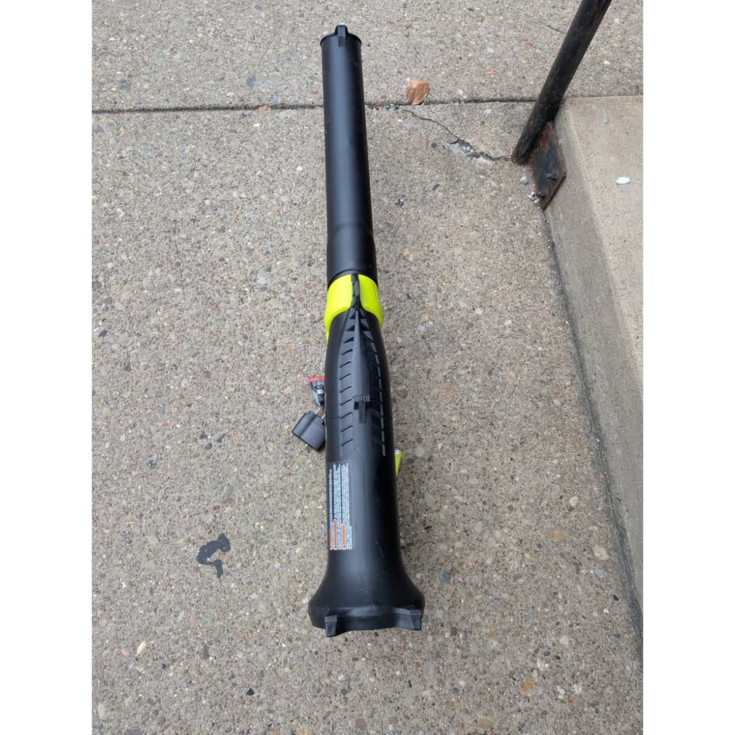 Ryobi ONE+ 18V Lithium-Ion Cordless Leaf Blower / P2109VNM