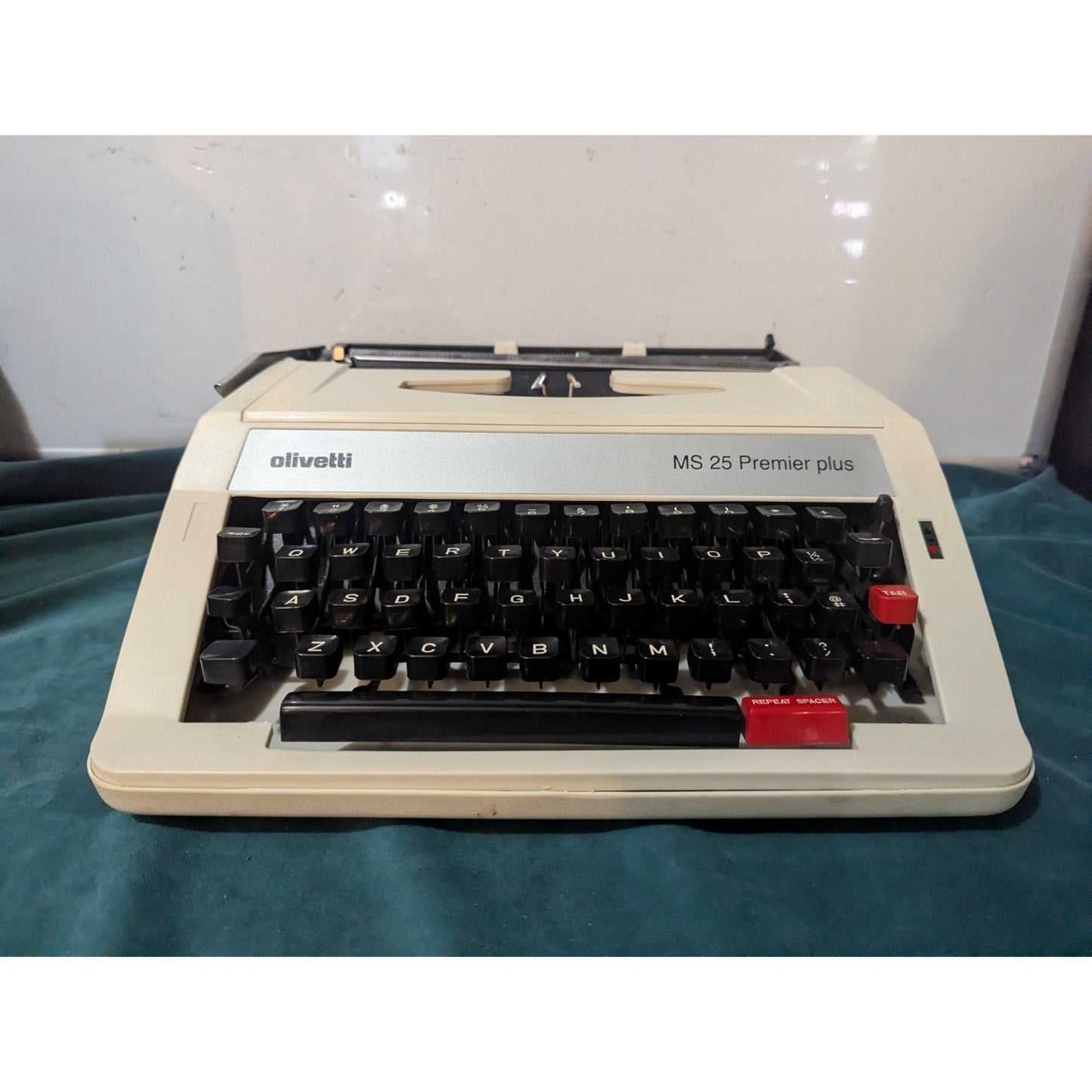 Olivetti MS 25 Premier Plus Typewriter White
