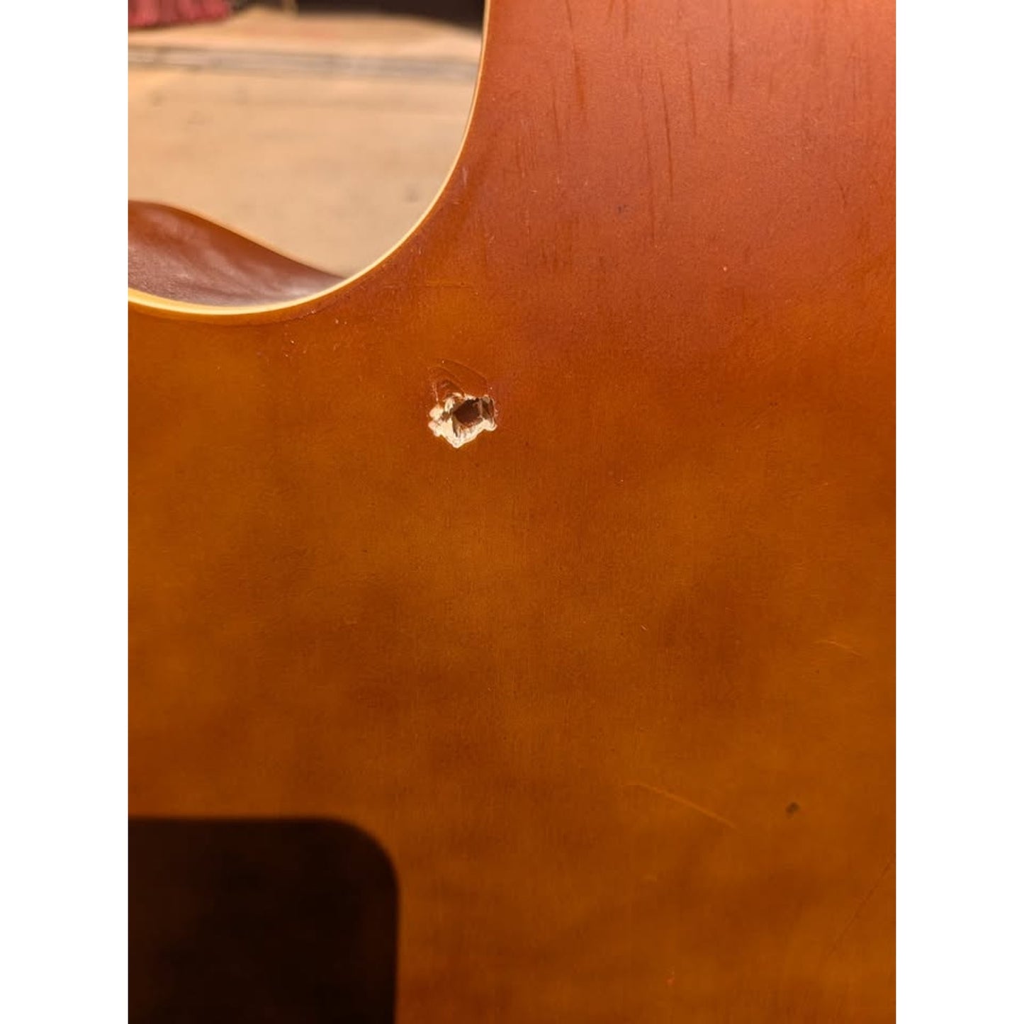 Vault 6-String Acoustic Guitar /EA10C /
