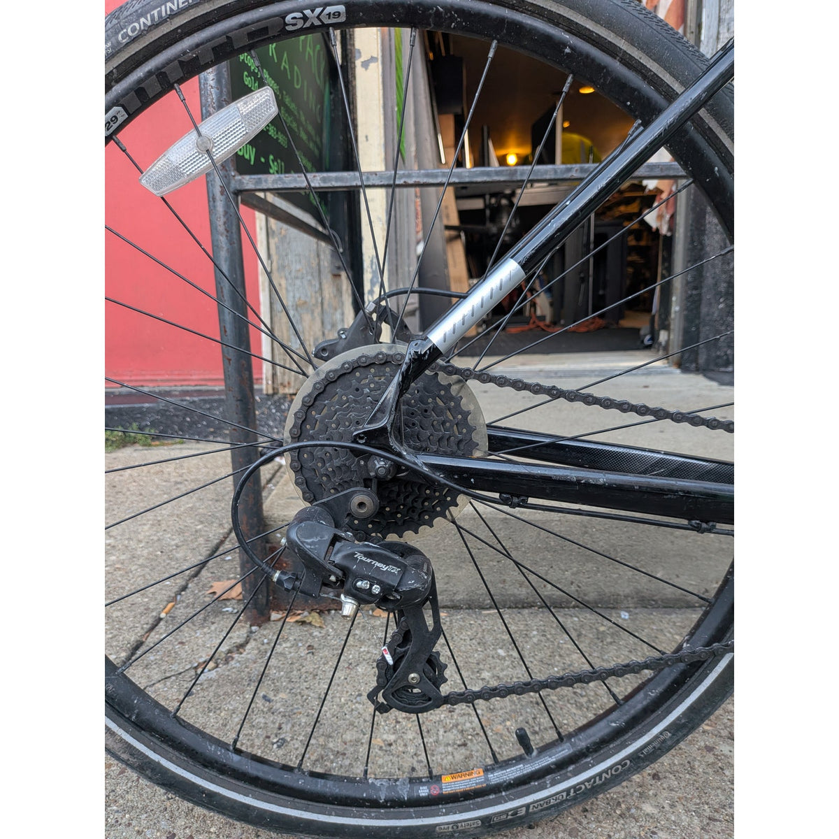 Cannondale Trail 7 Hardtall Mountain Bike/ 18" Frame / 700c Wheels / 16-Speed / Black