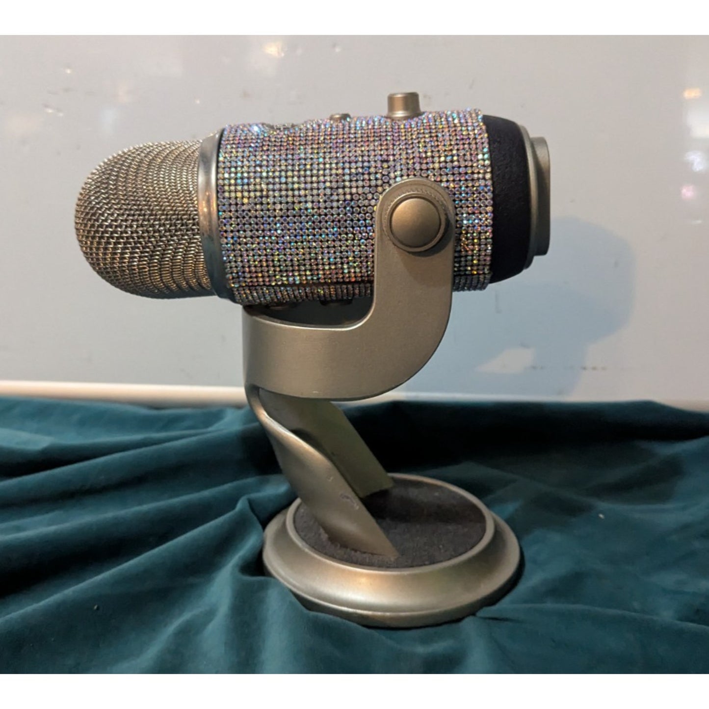 Logitech Blue Yeti Professional USB Microphone