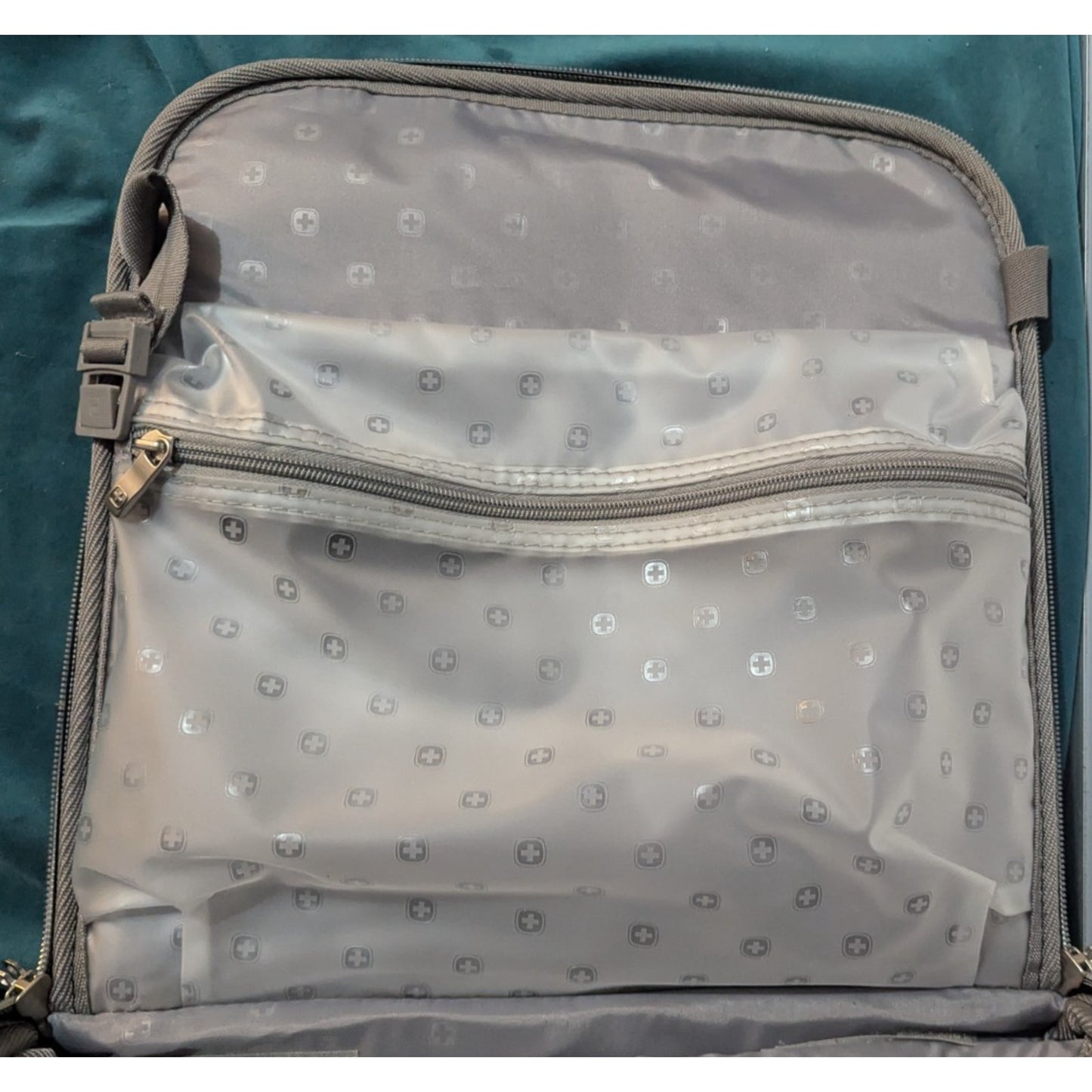 SWISSGEAR Checklite Underseat Carry On Suitcase Black