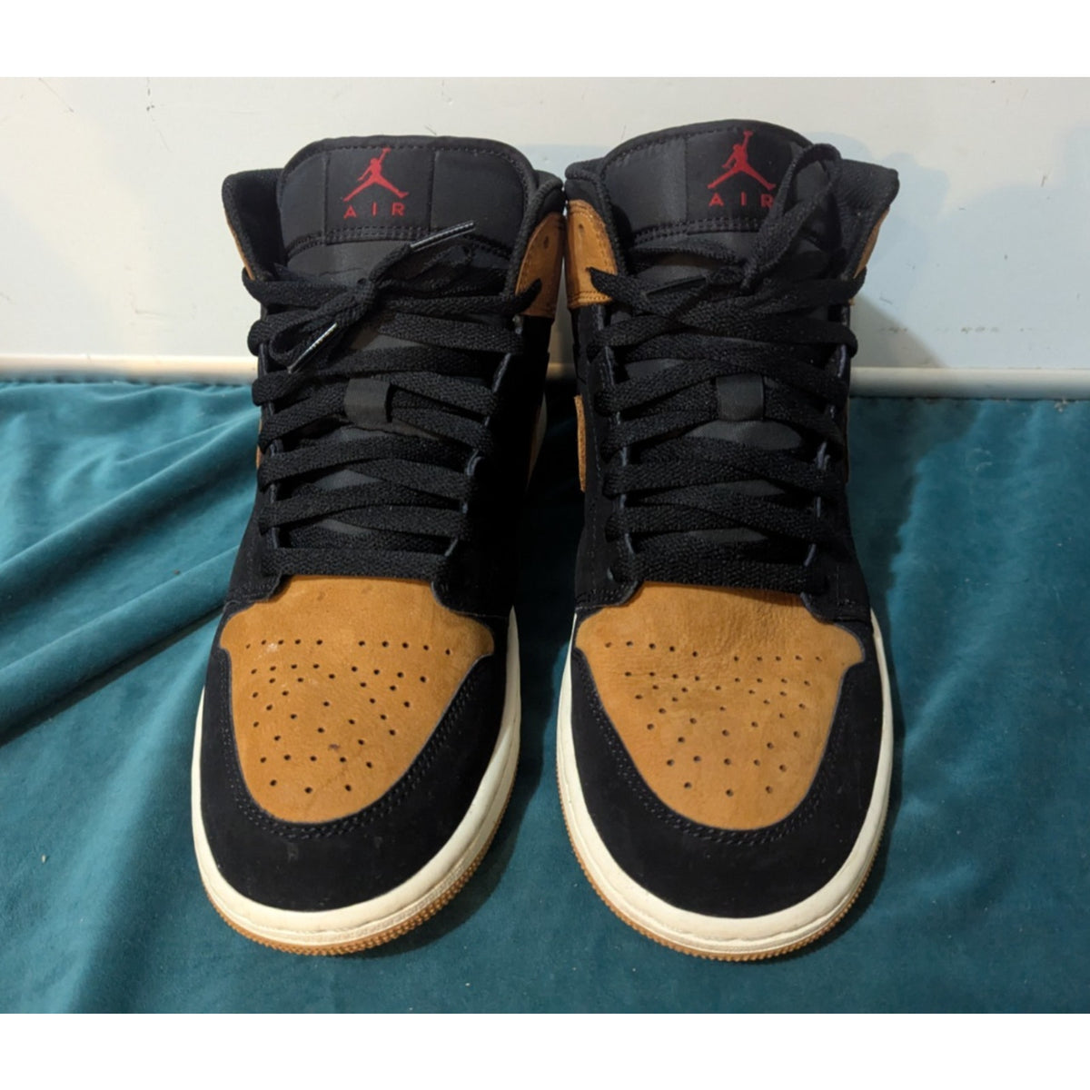 Jordan 1 Mid SE Black Flax Size 9 HV4091-002
