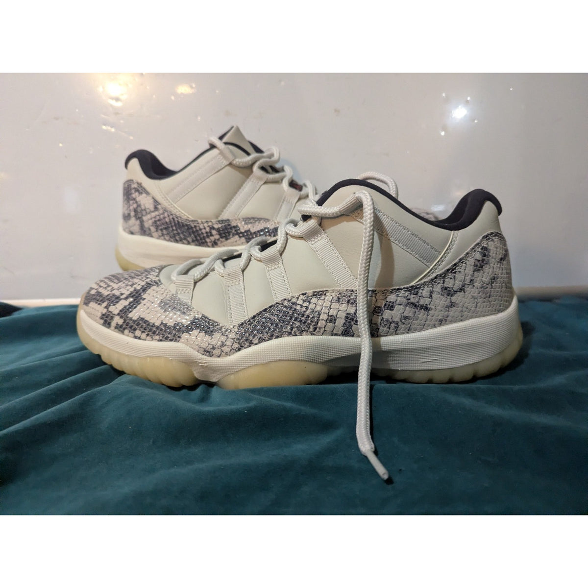 Jordan 11 Retro Low Snake Light Bone cd6846002 Size 11