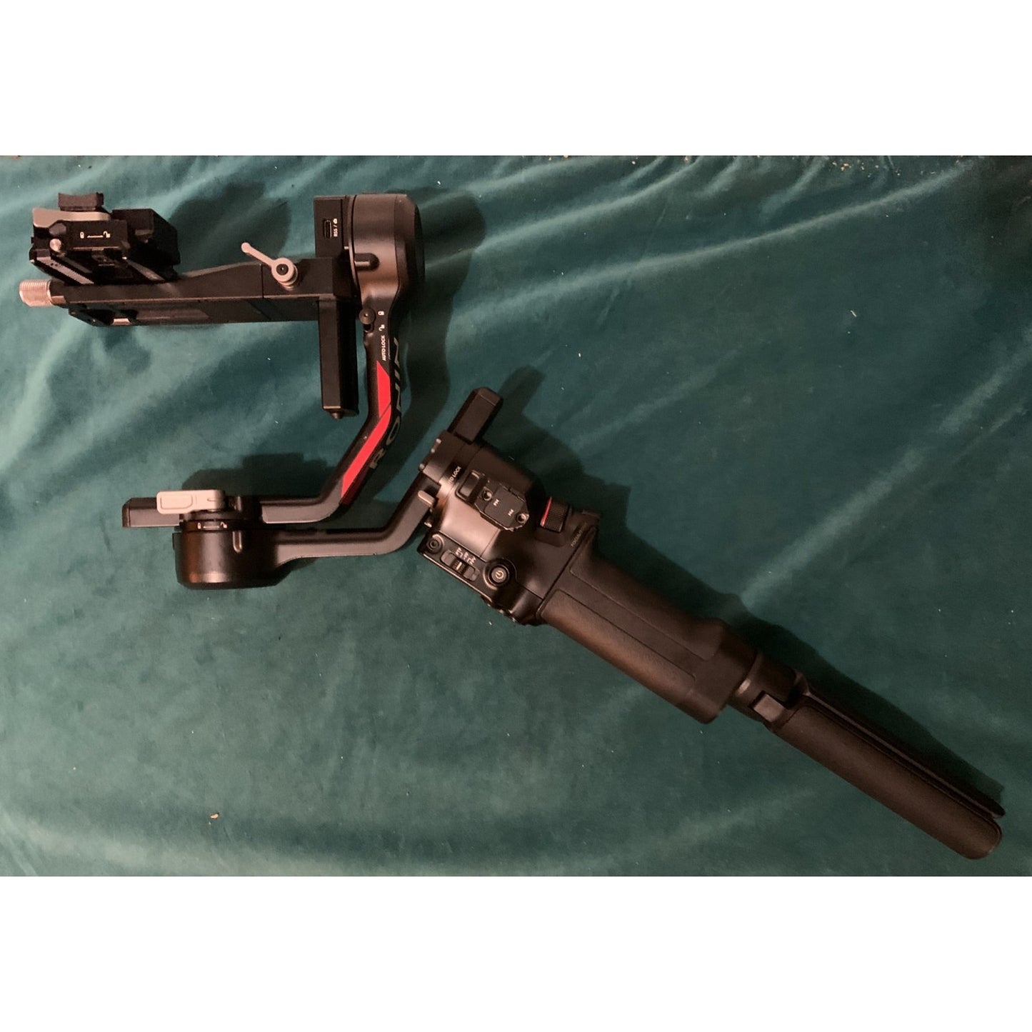 DJI Ronin RS4 3-Axis Gimbal Stabilizer