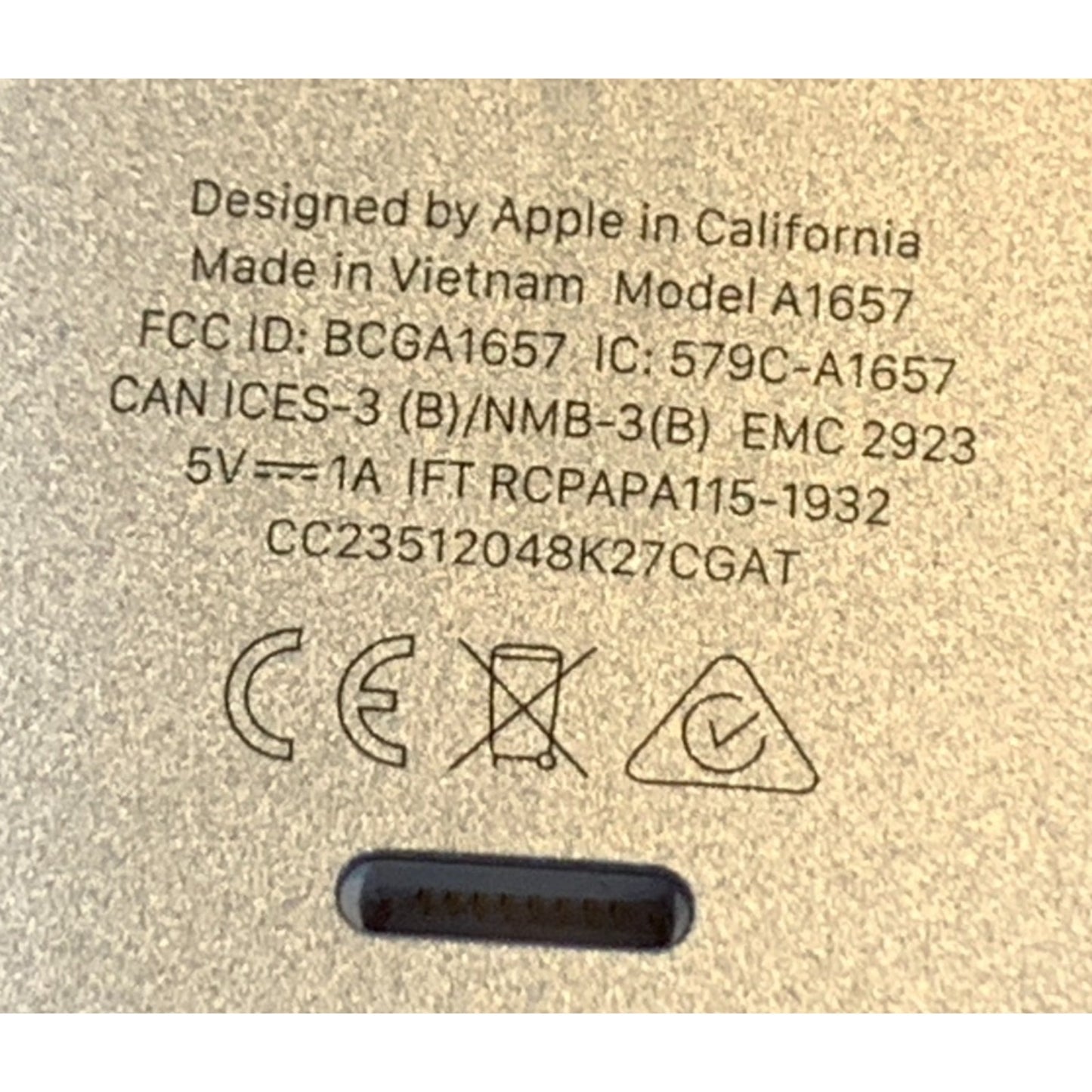 Apple A1657 Magic Mouse 2 Bluetooth Wireless Rechargeable White & Silver