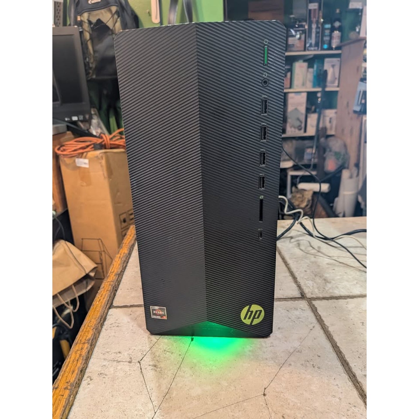 HP Pavilion Gaming Desktop / TG01-2003W / Ryzen 5 5600G / RX5500
