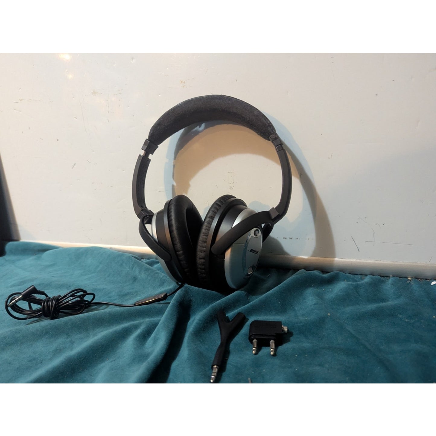 Bose QuietComfort 15 QC15 Noise-Cancelling Headphones