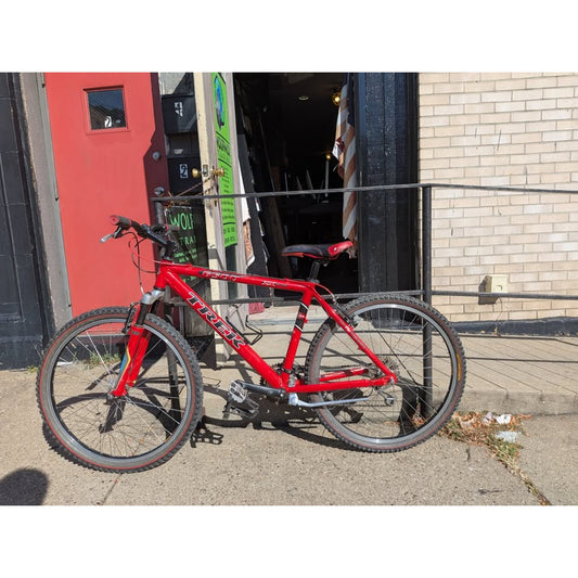 Trek 6500 Bike / 18" Frame / 26" Wheels / 27 Speed