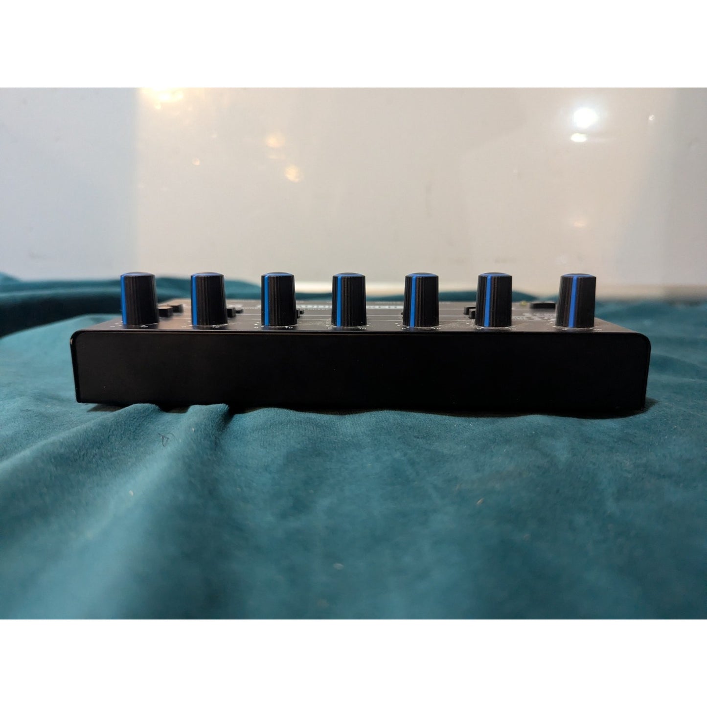 LZSIG Mini Audio Mixer, Stereo Line Mixer for Sub-Mixing, Low-Noise LZSIG LMIX1