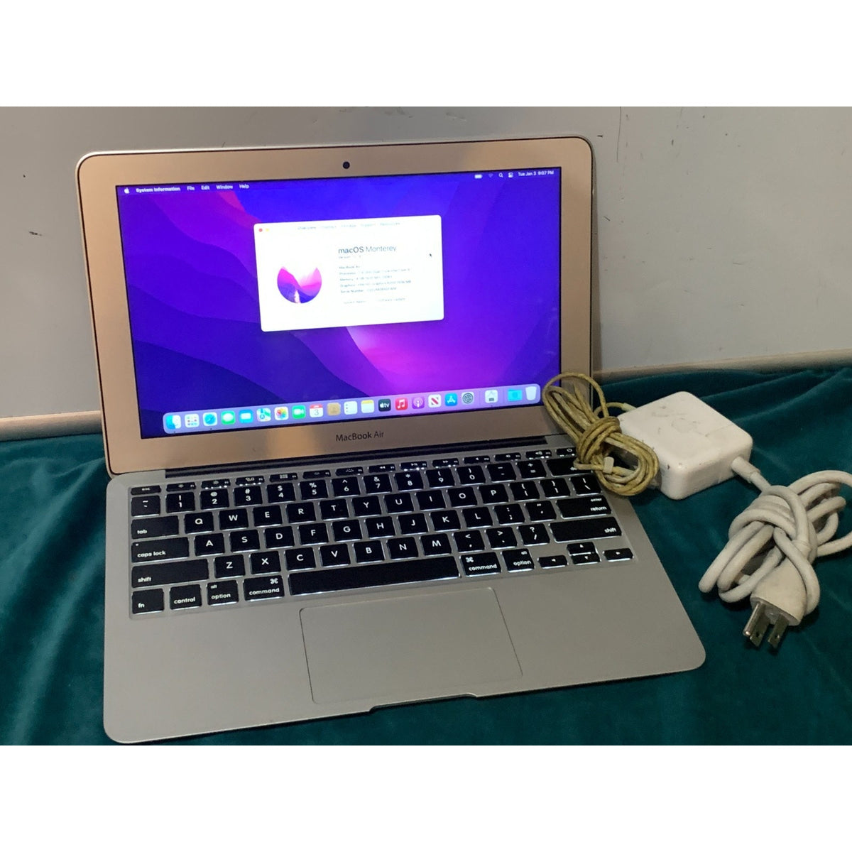Apple MacBook Air A1465 2015 11" Intel Core i5 1.6GHz 4GB RAM 128GB SSD