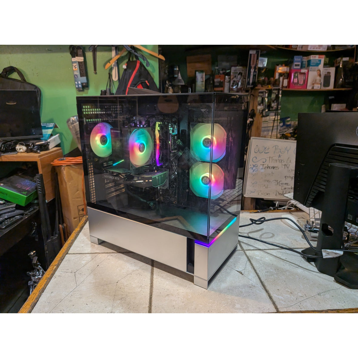CyberPowePC C Series / ET8404-11422 / Ryzen 5 8400F / RTX 5060 8GB / 1TB SSD /16Ram