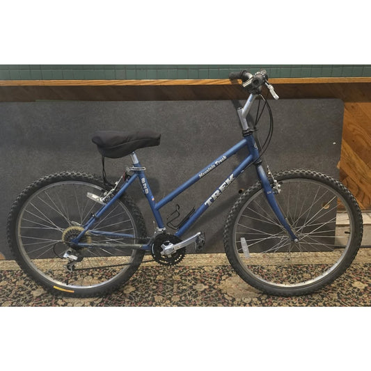 Trek 820 Mountian Track Mountian Bike / 26" Wheels / 17" Frame / 21-Speed /