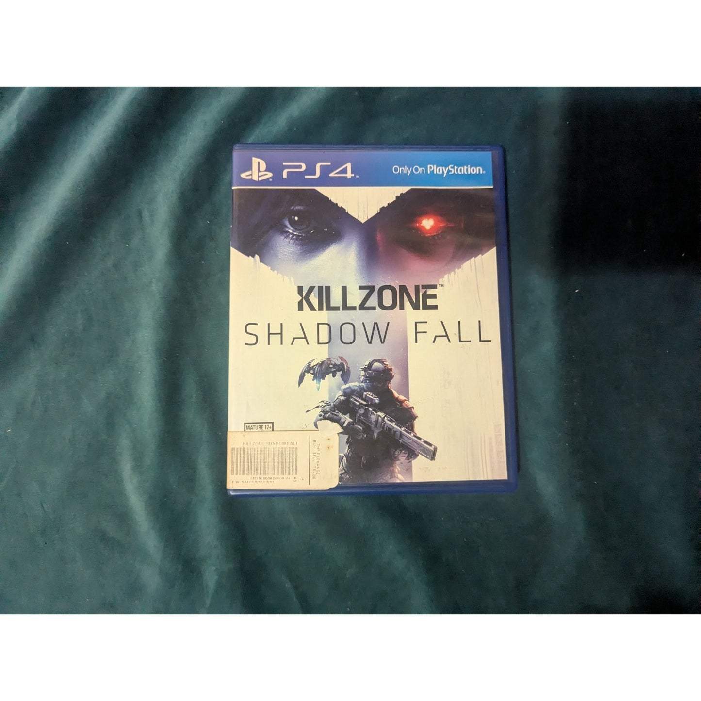 Call of Duty: Black Ops Cold War & Killzone Shadow Fall PS4