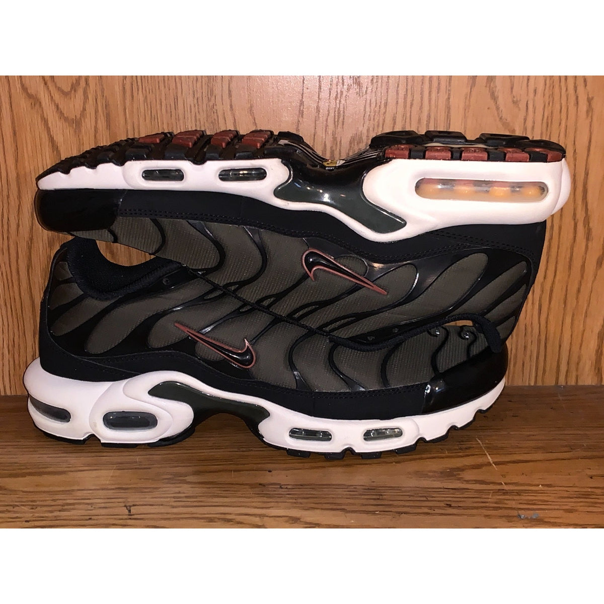 Nike Air Max Plus Men's Size 10.5 Cargo Khaki Phantom Sneakers FB9722-300