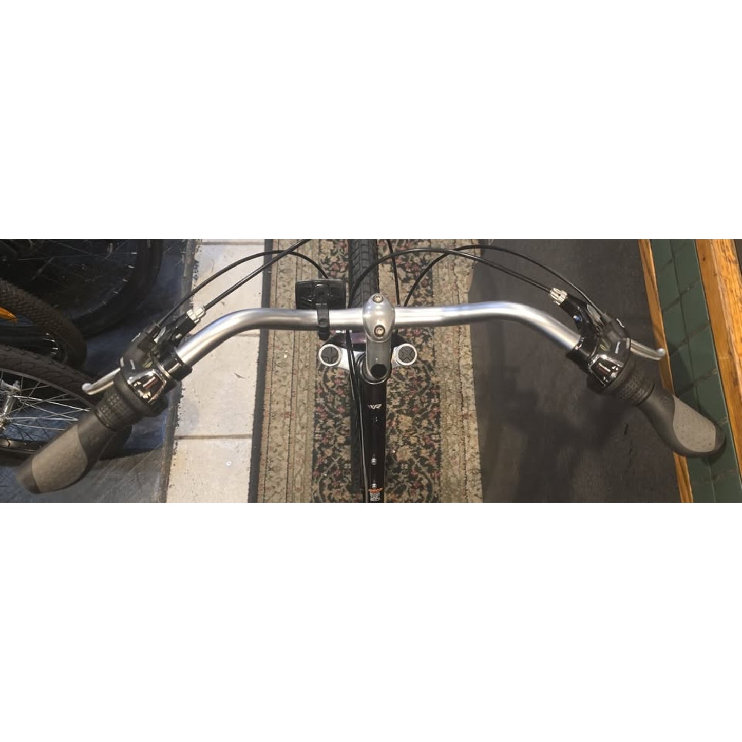 Raleigh Adventure 3.0 Step-Through Hybrid Bike / 15" Frame / 27.5" Wheels / 21-Speed /