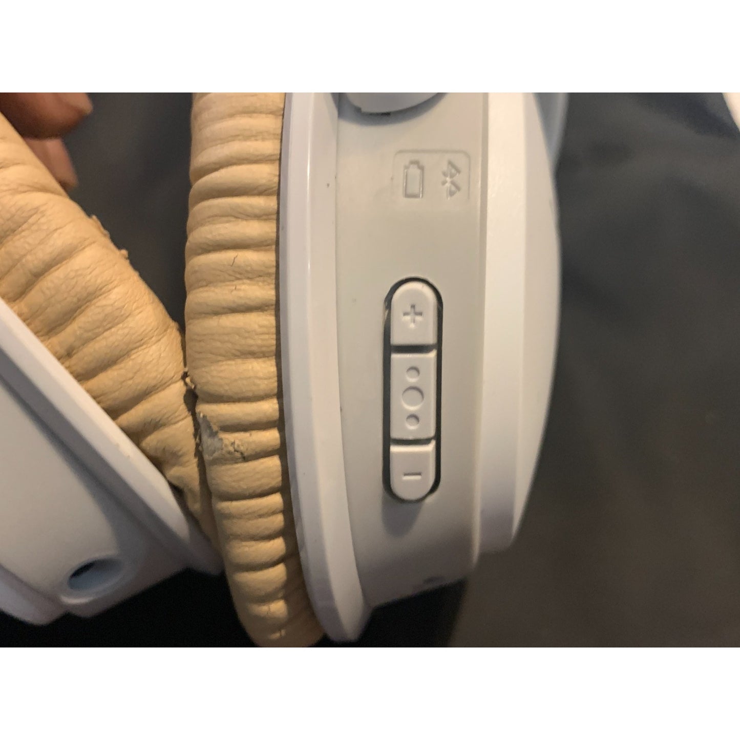 Bose SoundLink Over-Ear Wireless Headphones II - White