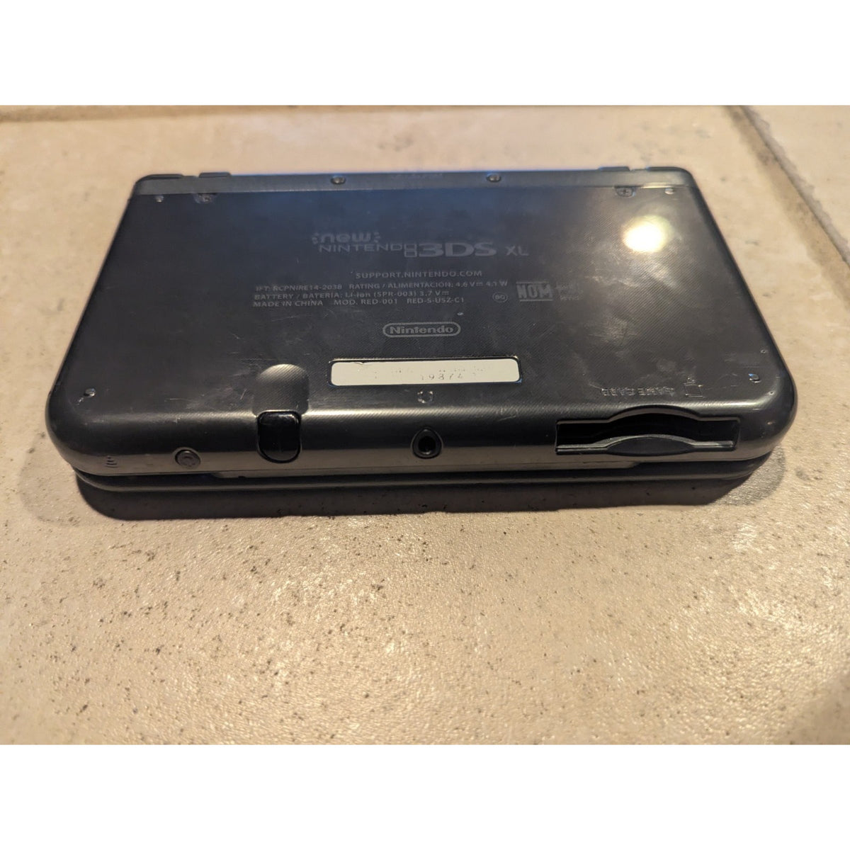 Nintendo "New" 3DS XL Console / RED-001 / Black