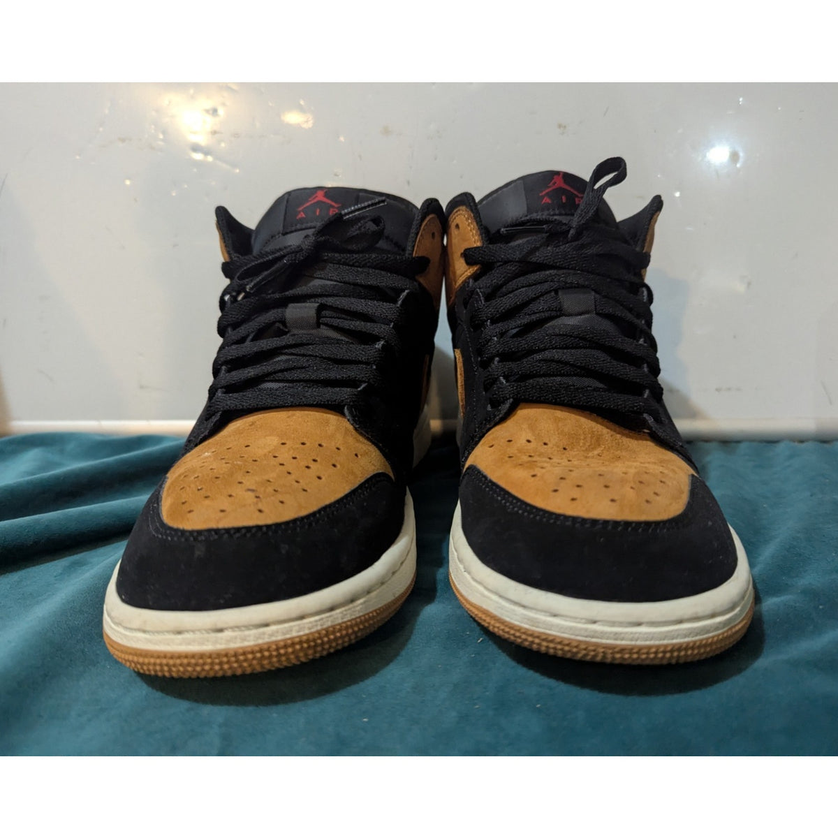 Jordan 1 Mid SE Black Flax Size 9 HV4091-002