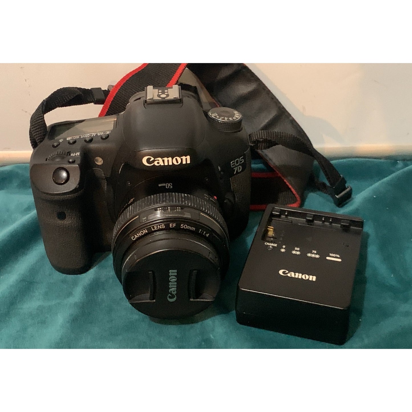 Canon EOS 7D DSLR Camera with 50mm EF 1:1.4 Lens *USED*