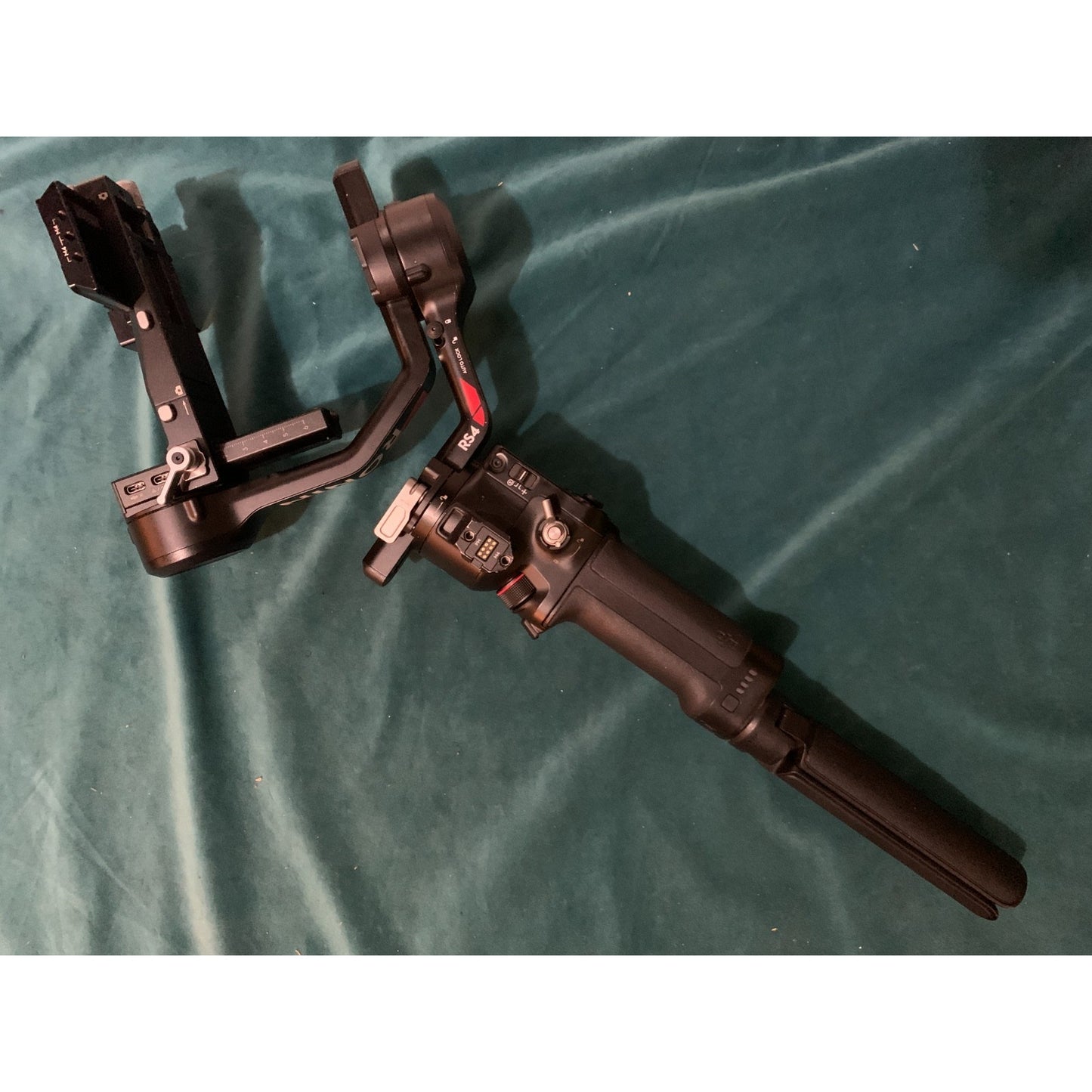 DJI Ronin RS4 3-Axis Gimbal Stabilizer