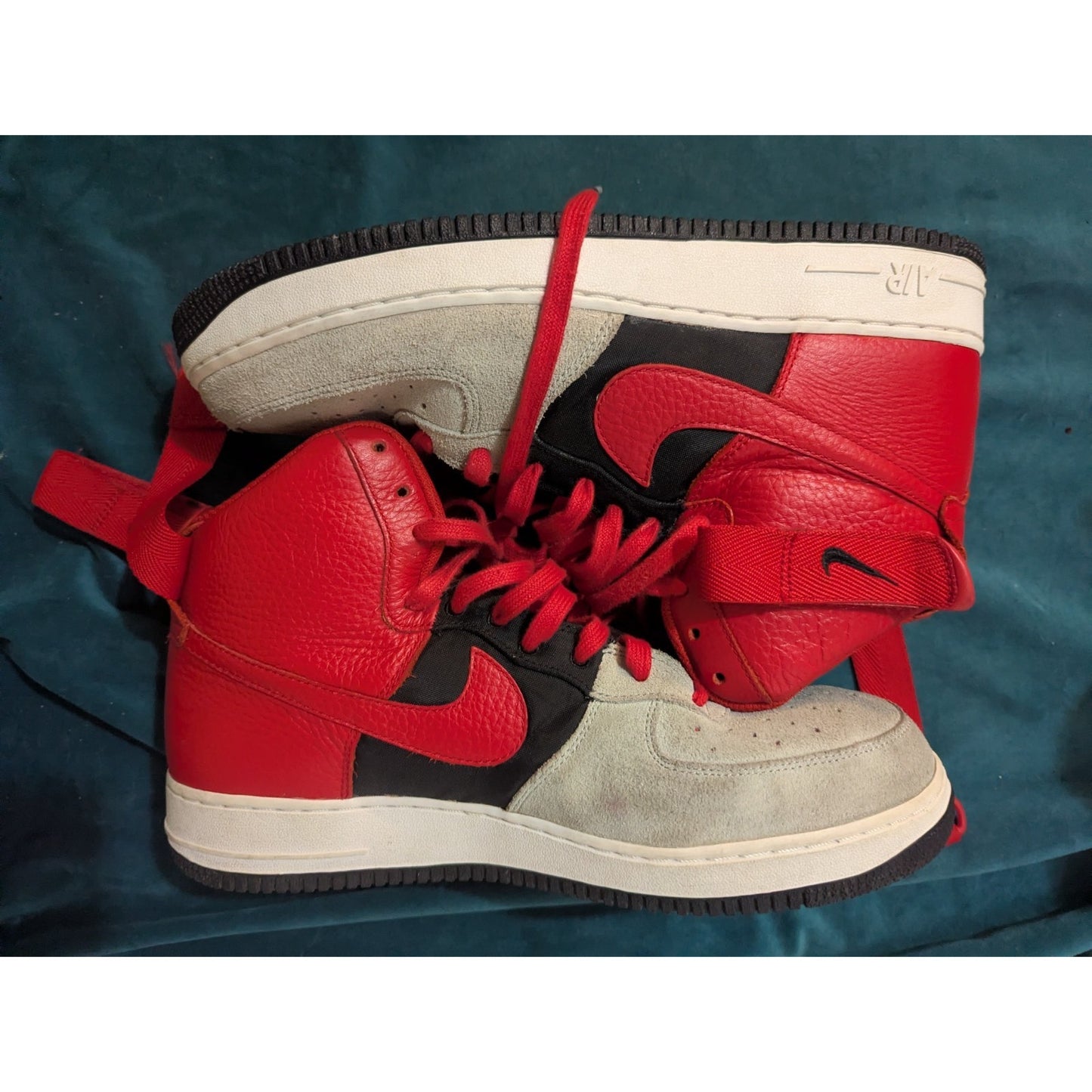 Nike Air Force 1 High 07 LV8 Wolf Grey-University Red SZ 11.5 [806403-007]