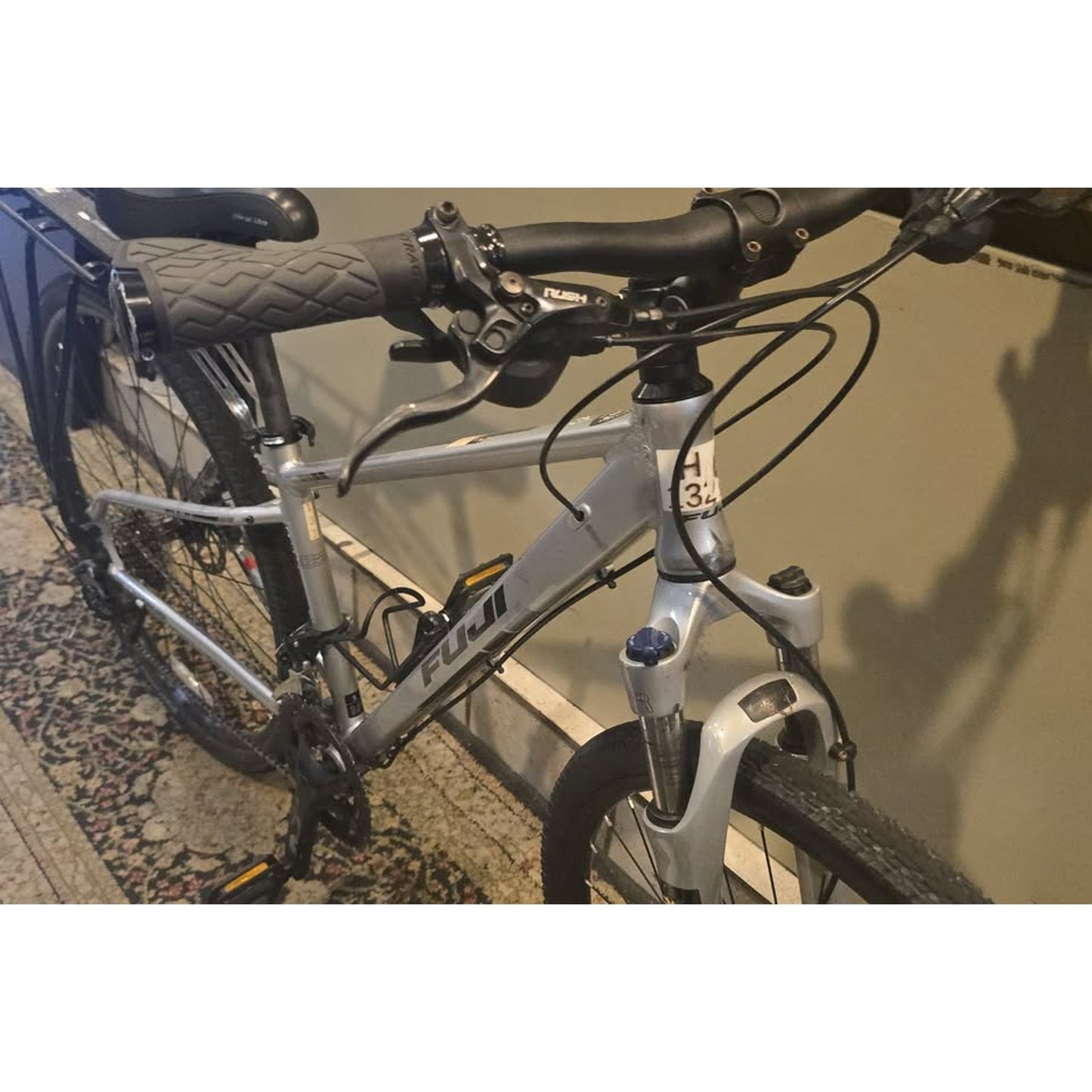 Fuji Traverse One 3 Hybrid Bike / 700Cm Wheels / 15" Frame / 18-Speed