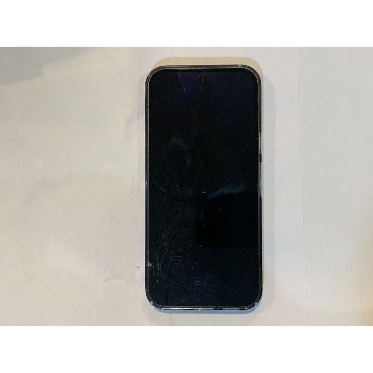Google Pixel 10 GLBW0 Xfinity 128GB Obsidian (CRACKED SCREEN!!)