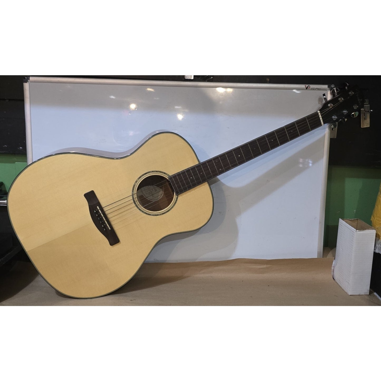 Fender GA-43S RARE Natural Gloss 100% Solid Spruce & Mahogany OM Model w/ Case
