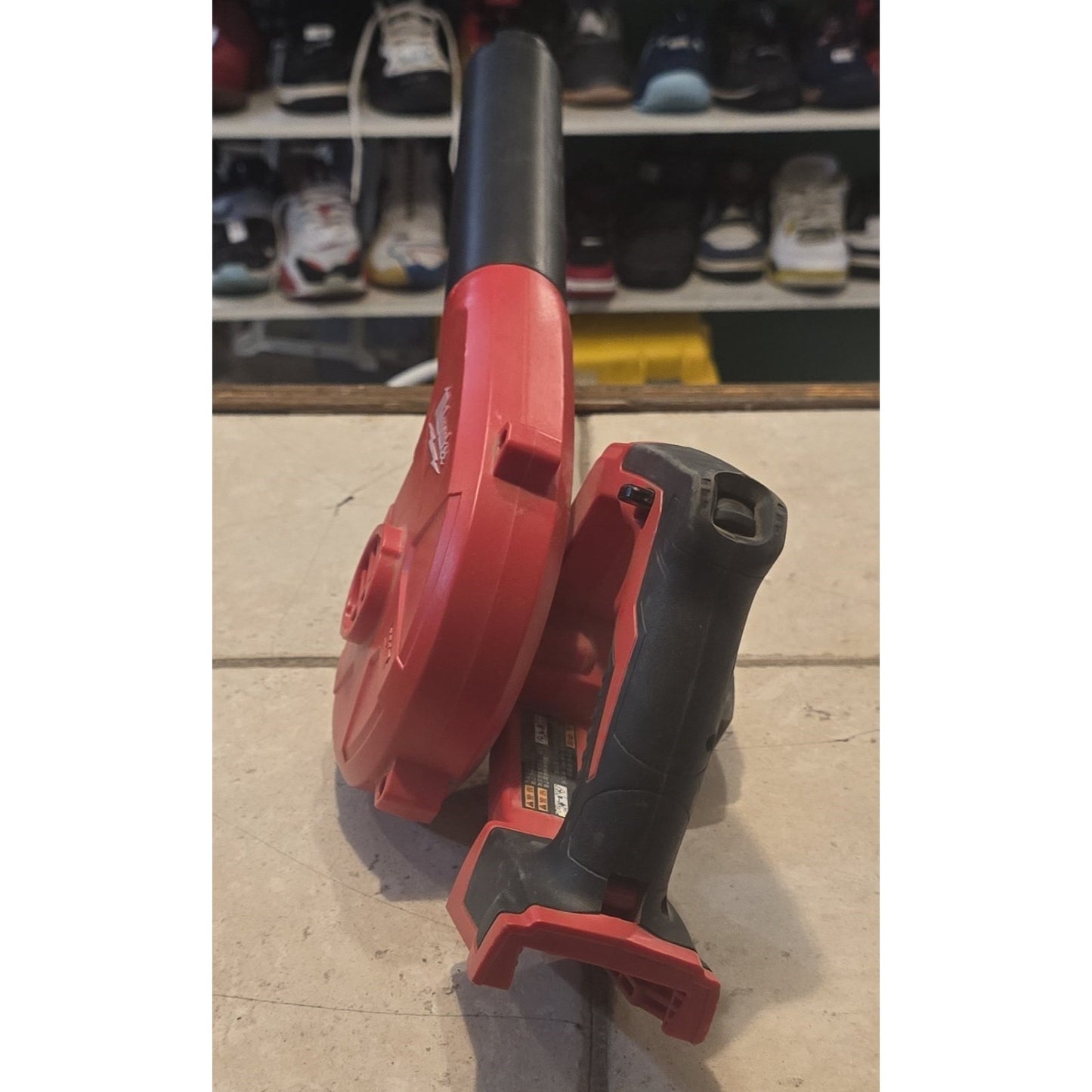 Milwaukee M18 BBL 18V Compact Battery Blower M18BBL Body Only Baretool