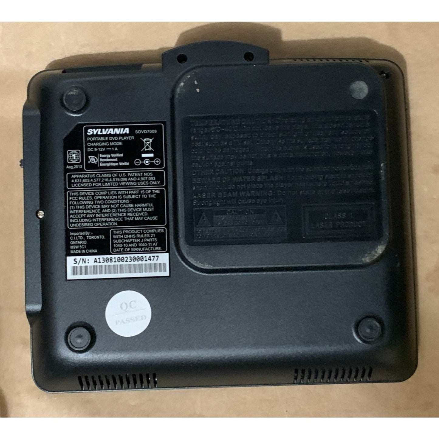 Sylvania SDVD7040B 7” LCD Portable DVD Player CD Player-swivel Screen Tested .