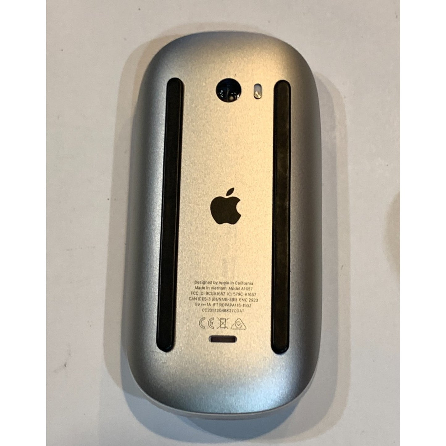 Apple A1657 Magic Mouse 2 Bluetooth Wireless Rechargeable White & Silver