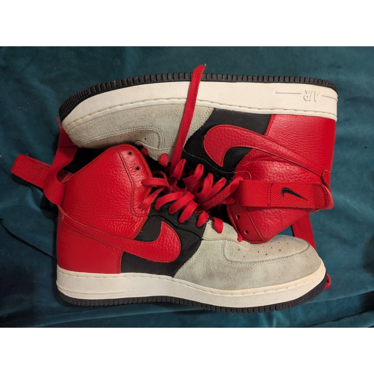 Nike Air Force 1 High 07 LV8 Wolf Grey-University Red SZ 11.5 [806403-007]