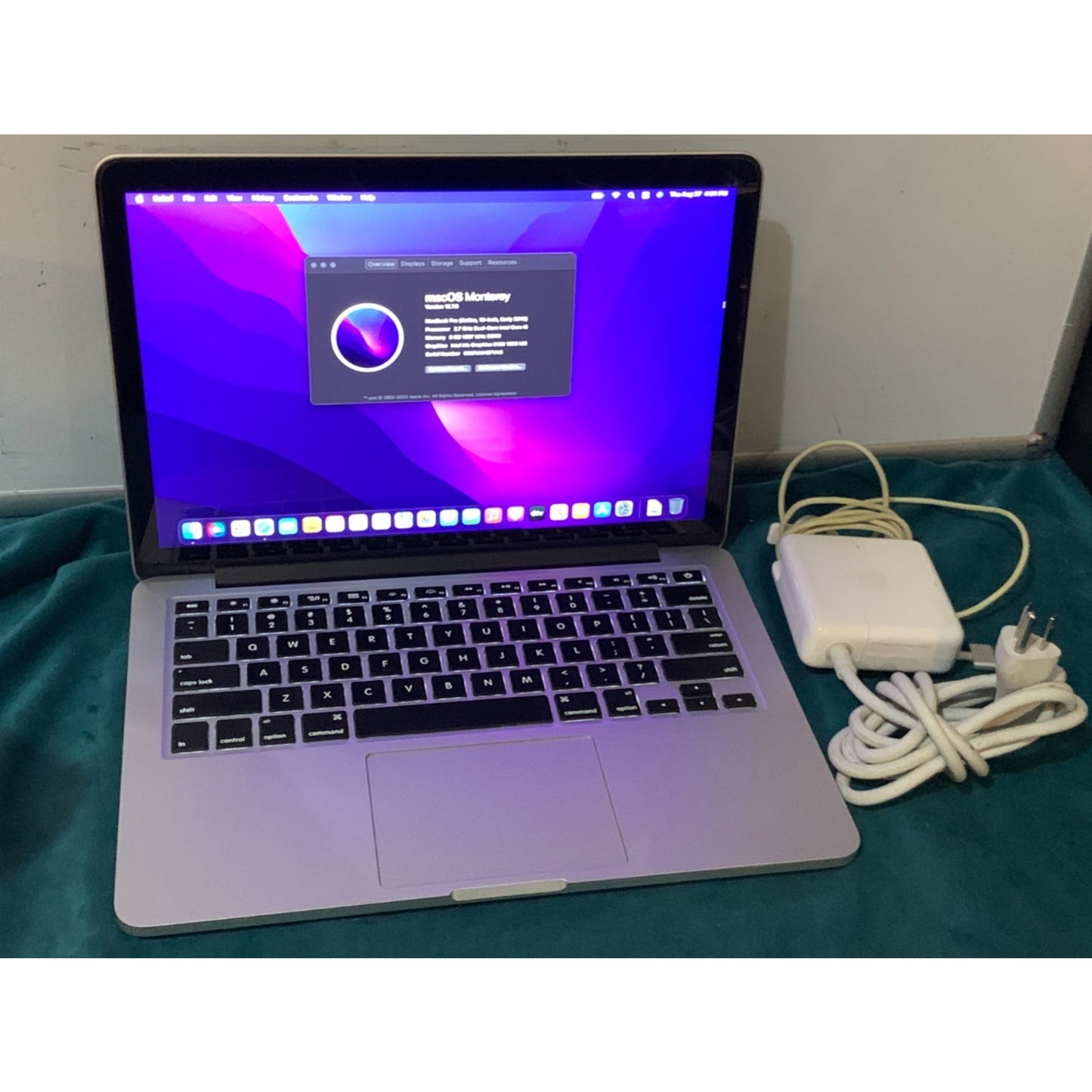 Apple MacBook Pro A1502 2015 Intel i5 2.9GHz 8GB Ram 128GB SSD Monterey