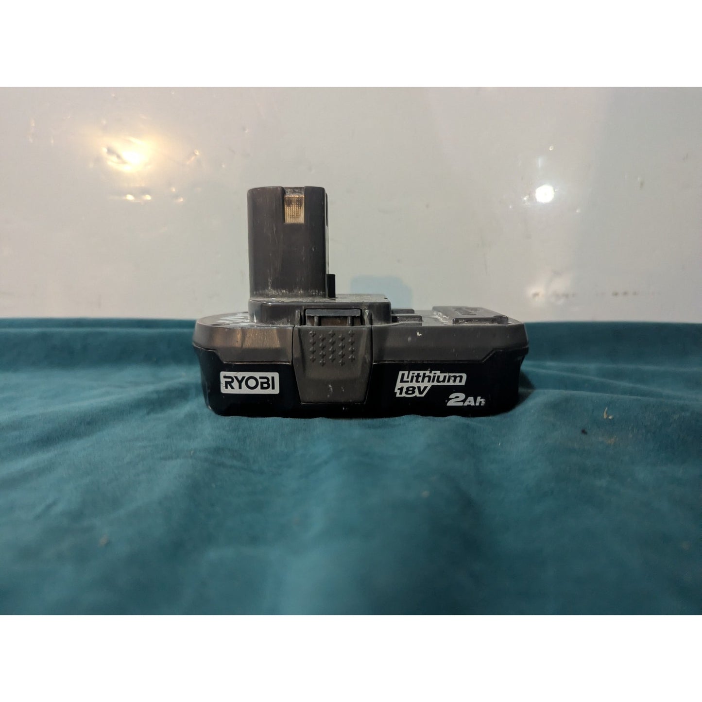 RYOBI ONE+ P117 18V IntelliPort Dual Chemistry Charger