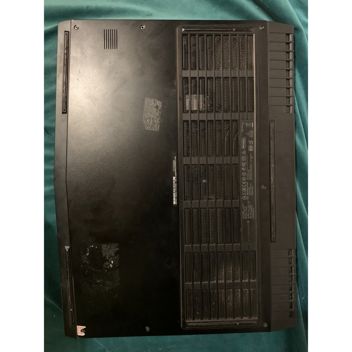 Alienware 17 R5 i9-8950HK 32GB DDR4 GTX 1080 512GB NVME Windows 11
