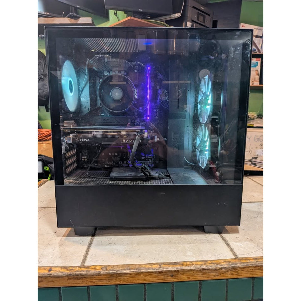 NZXT Tower Gaming Desktop / AMD Ryzen 5 5600X / RX5500XT 8GB / 1TB SSD / 8Ram (1x4) /