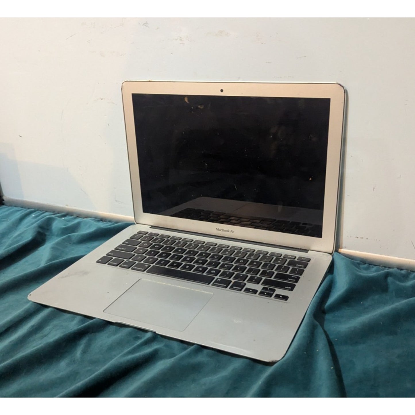 Apple MacBook A1466 (FOR PARTS)