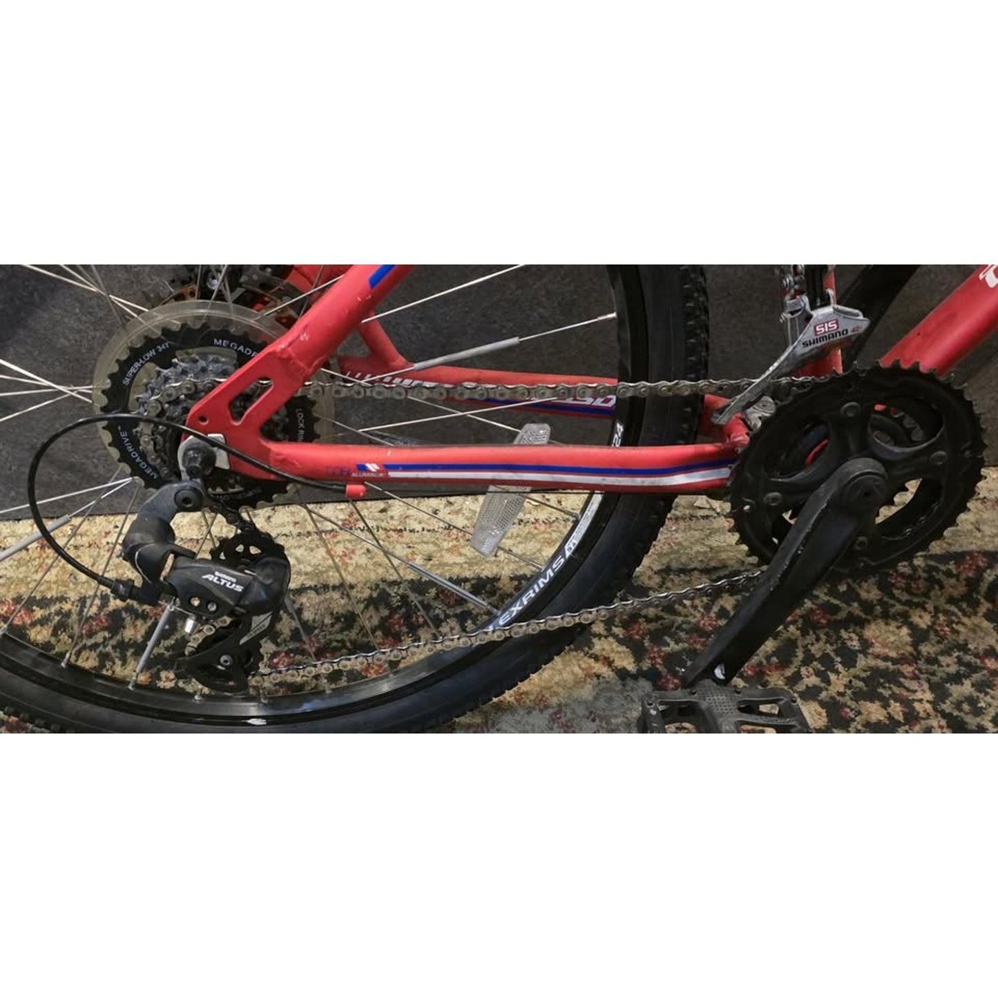 GT Agressor 2.0 Mountain Bike / 26" Wheels / 18.5" Frame / 21-Speed /