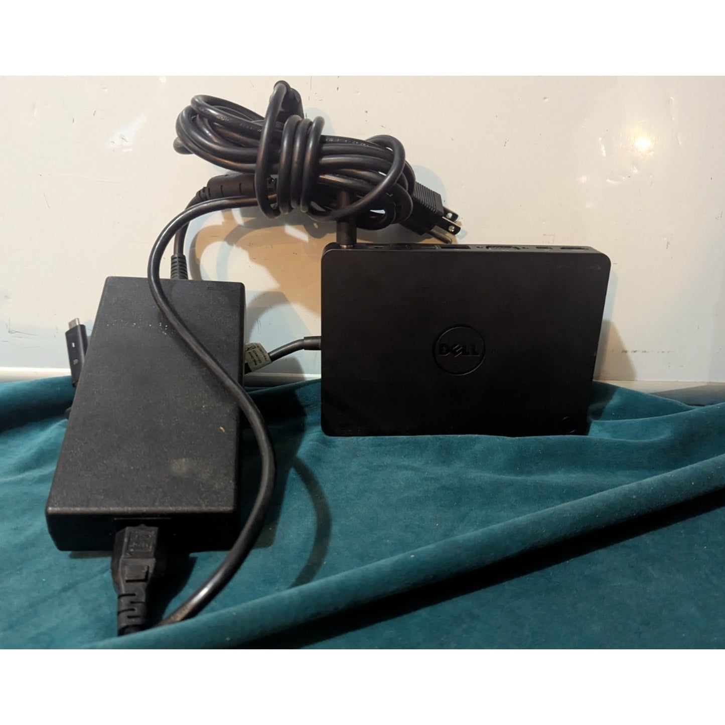 Dell USB-C WD15 k17A Business Docking Station w/ 180W Power Supply
