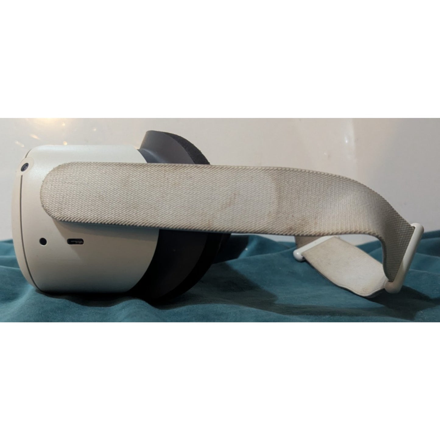 Meta Oculus Quest 2 128GB Standalone VR Headset