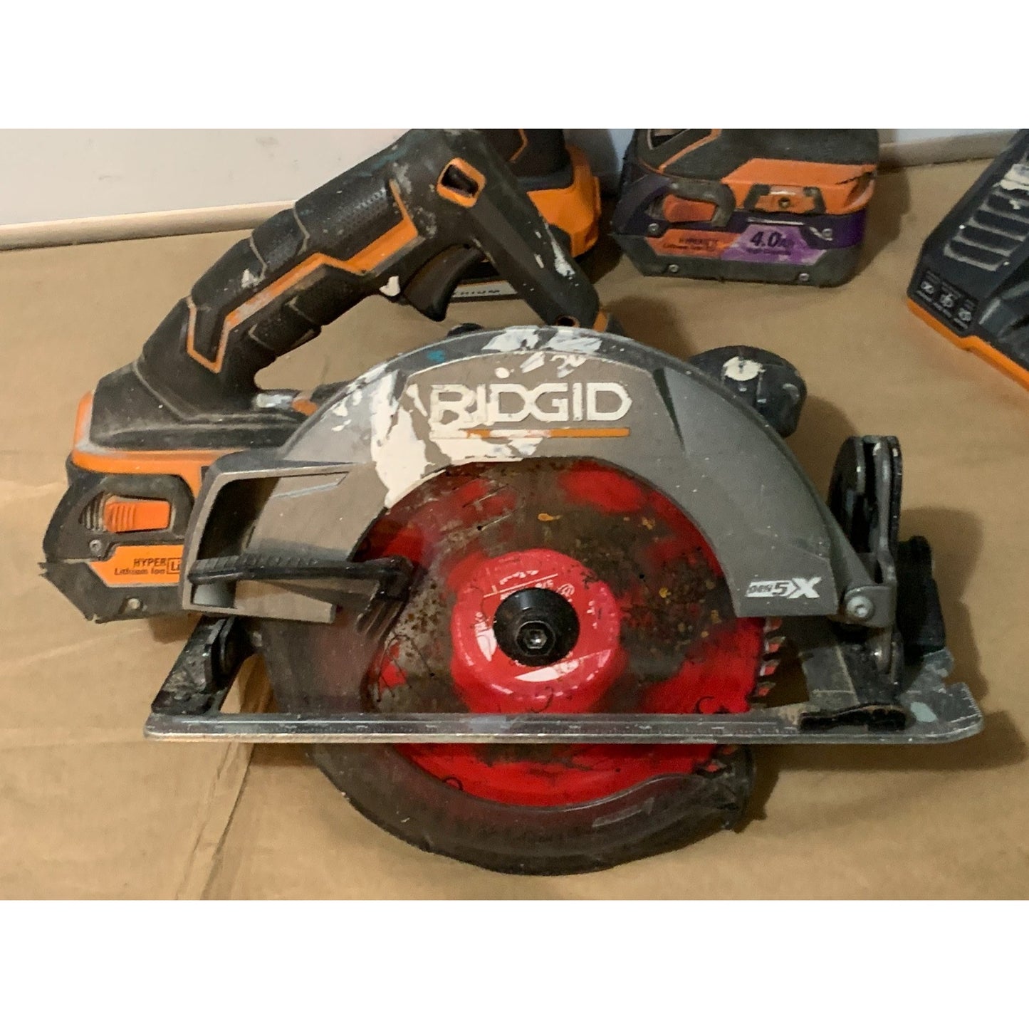 Ridgid 6 Piece lot (CircleSaw, drill driver, drill, worklight, light, charger)