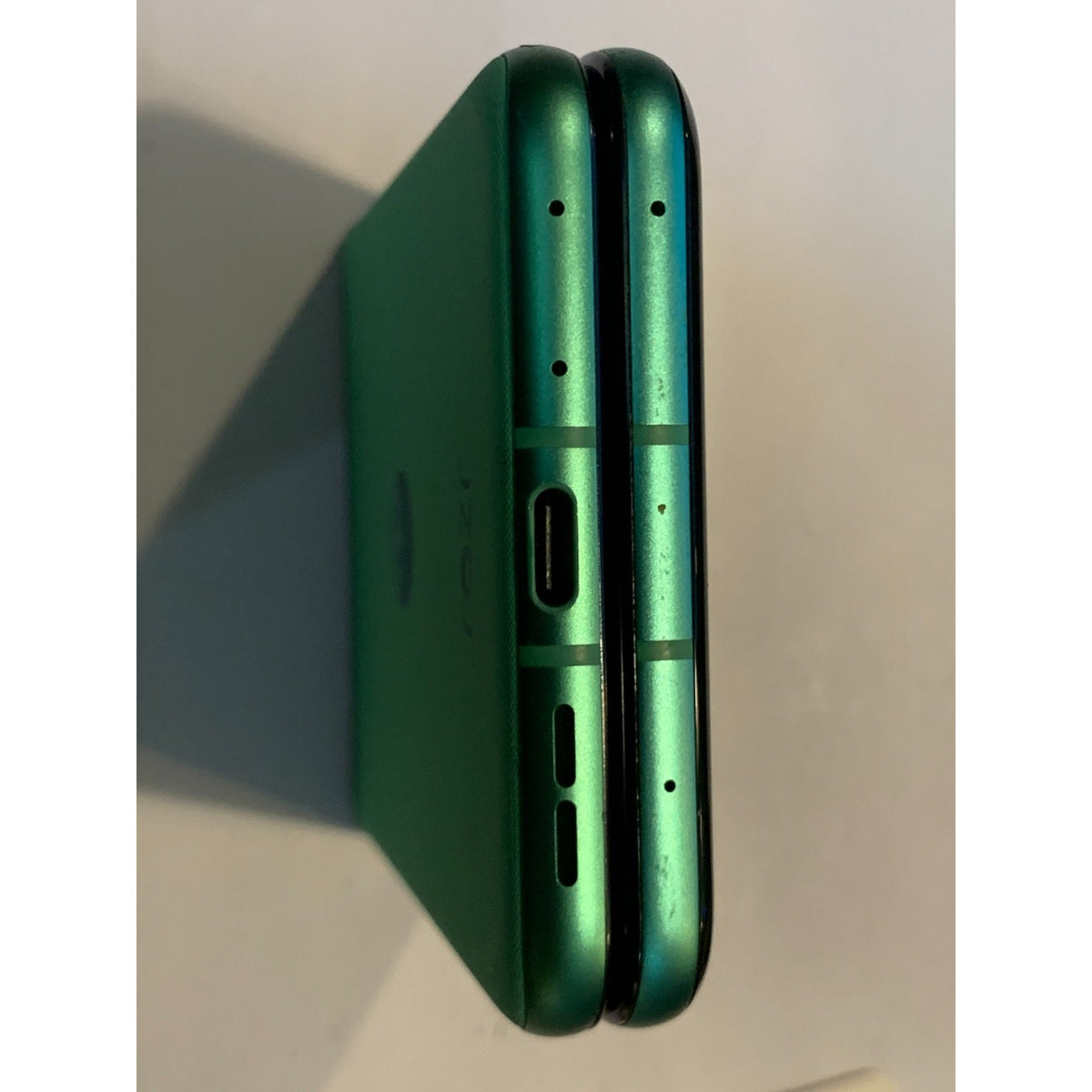 Motorola Razr 2025 256GB Green XT2553V (Total Wireless)