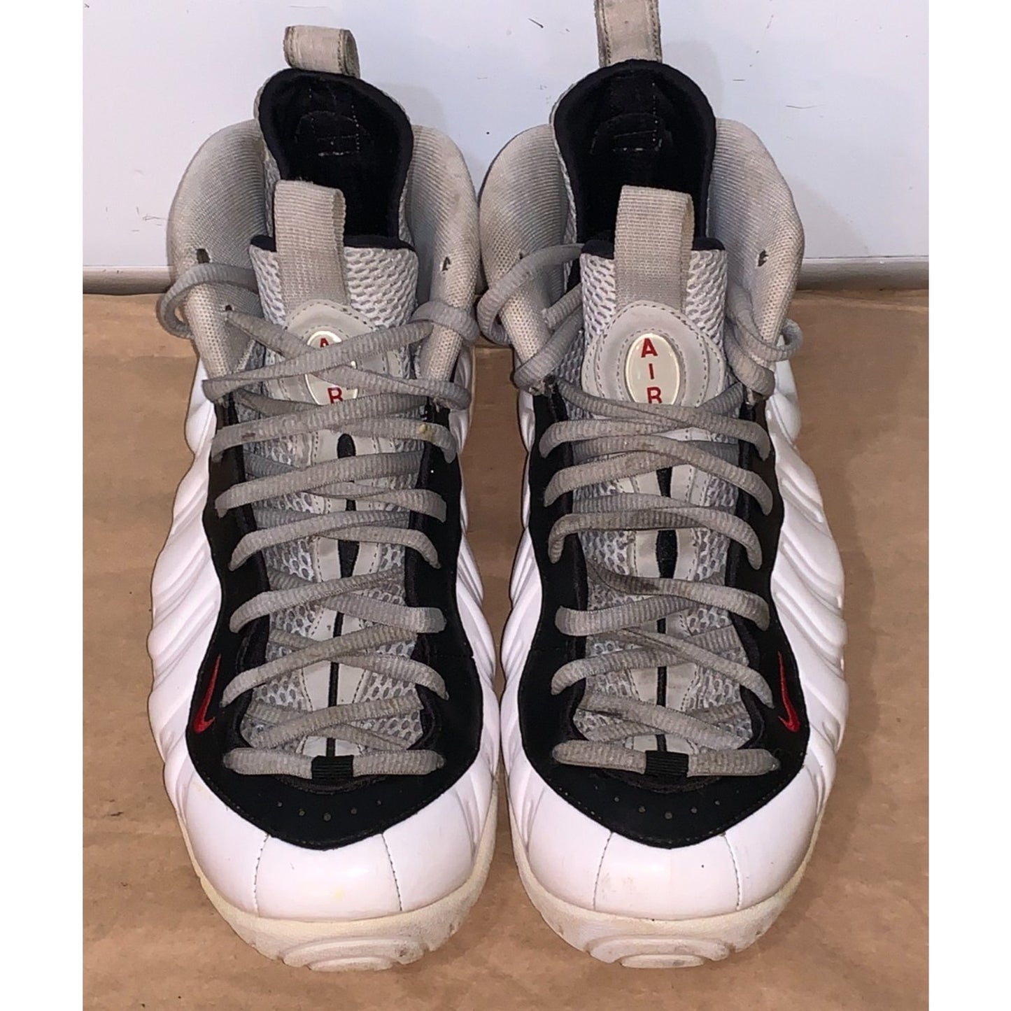 Nike Air Foamposite Pro Chrome White Size 10 Mens White Black 624041-103