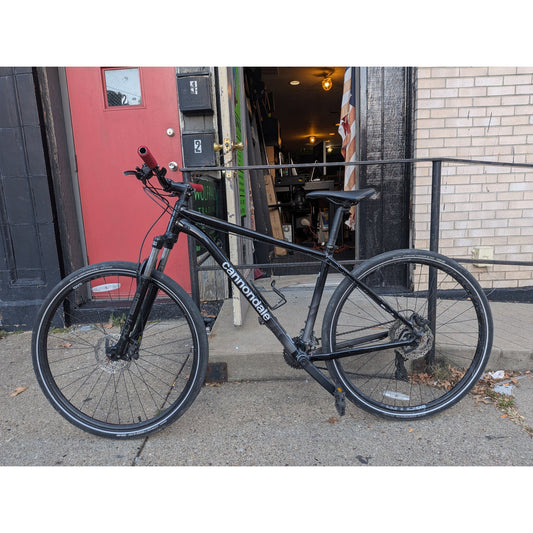 Cannondale Trail 7 Hardtall Mountain Bike/ 18" Frame / 700c Wheels / 16-Speed / Black